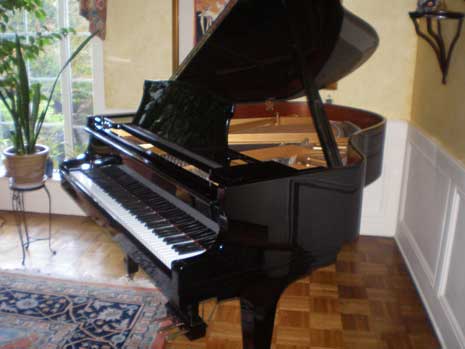 Kawai High Polish Ebony Grand Piano