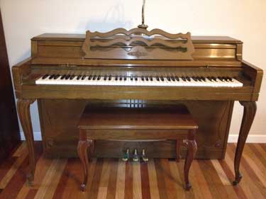 1969 Wurlitzer French Provincial Spinet Piano for Sale in White House, Tn